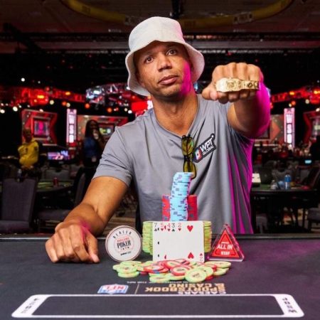 A király visszatér – Phil Ivey megnyerte 11. karkötőjét